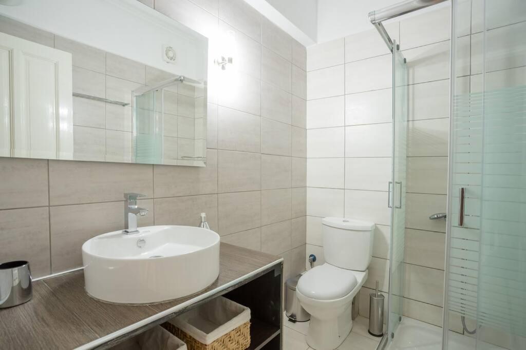 New  2 Bedroom/ 2 Bath Ap.Nidri, Familia 外观 照片